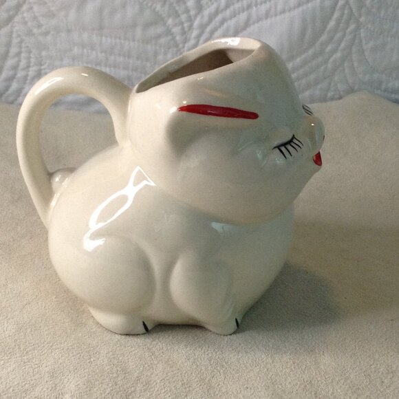 VTG Shawnee Ceramic Pig Creamer, Old School Kitchen, Kitschy, Cottagecore Decor - Picture 3 of 4